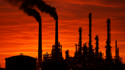 Global Oil Prices Surge to Historic Highs as Middle East Conflict Disrupts World Energy Markets